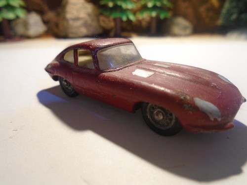 LESNEY 1960'S VINTAGE DIECAST No 32 "E" TYPE JAGUAR, MADE ENGLAND 5-170-1-5 - Picture 9 of 11