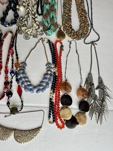 Necklace  Lot  23 Vintage To Modern Styles Untested 2lbs 8.2oz 16 to 30” - Picture 8 of 24