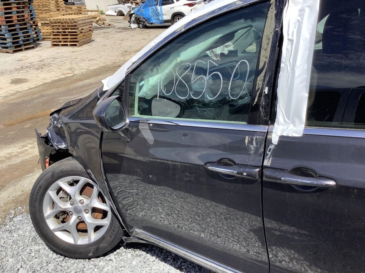 PACIFICA  2017 Glove Box 4666587 thumbnail 24