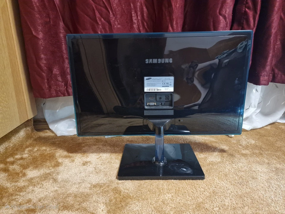 Samsung 24" Monitor S24D390HL – HDMI, VGA – Full HD - Bild 2 von 4