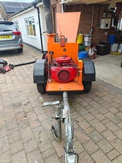 road towable wood chipper