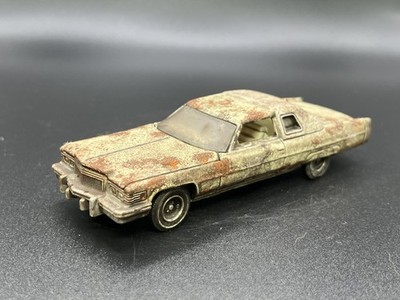 1976 Cadillac Coupe Deville Rusty Weathered Custom 1/64 Diecast Car Barn Find
