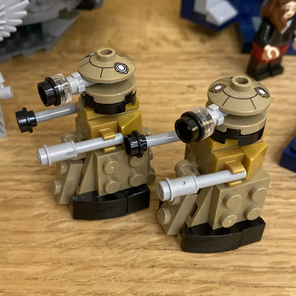 Lego Doctor Who 21304; conjunto aposentado, peças, caixa de mingfigs e instruções - Imagem 3 de 4