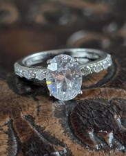 Ring Oval Main Stone Clear/Colorless Stones Size 7.25 925 Sterling Silver