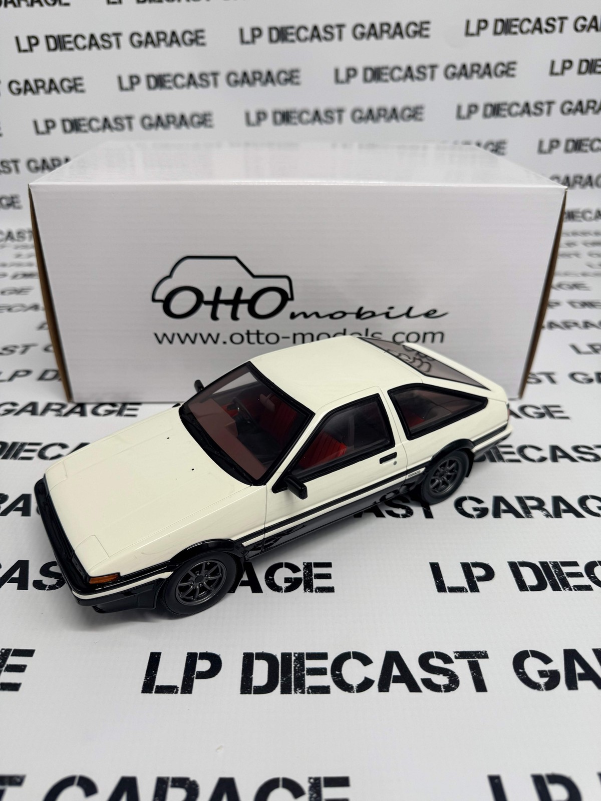 Ottomobile Toyota Sprinter Trueno AE86 1985 white OT444
