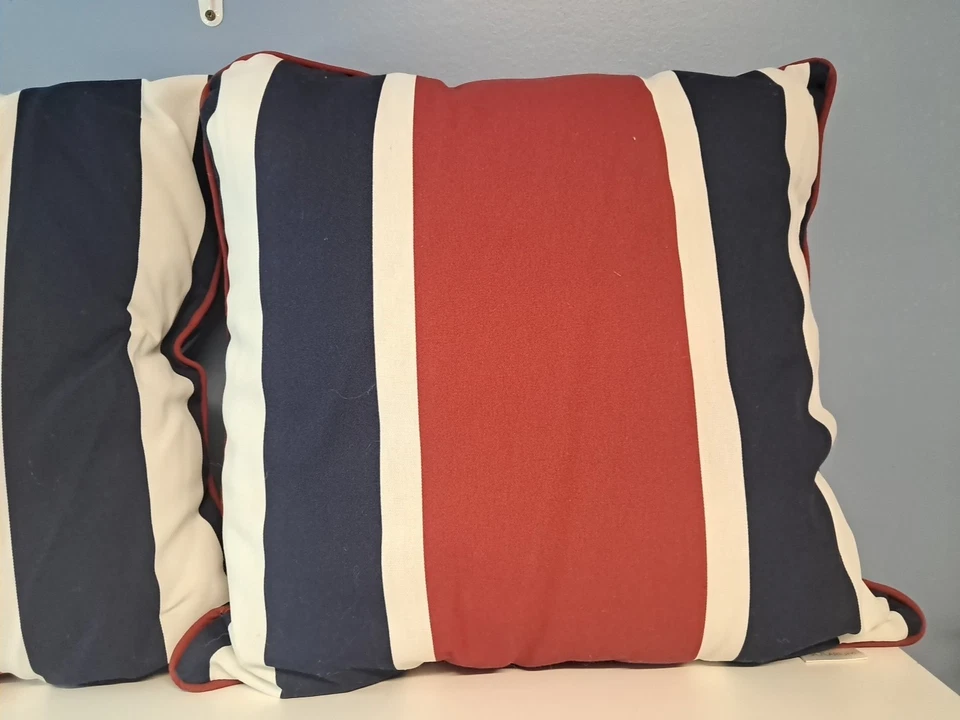 Lote De 2 Almohadas Solarium Exterior 4 De Julio Rojo Blanco Y Azul Rayas Cuadradas Foto 2 de 4