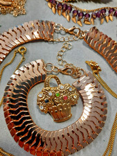 Lot De Bijoux Vintage Et Anciens - Bagues, Broche, Collier, Médaille | Occasion - Style Cocktail