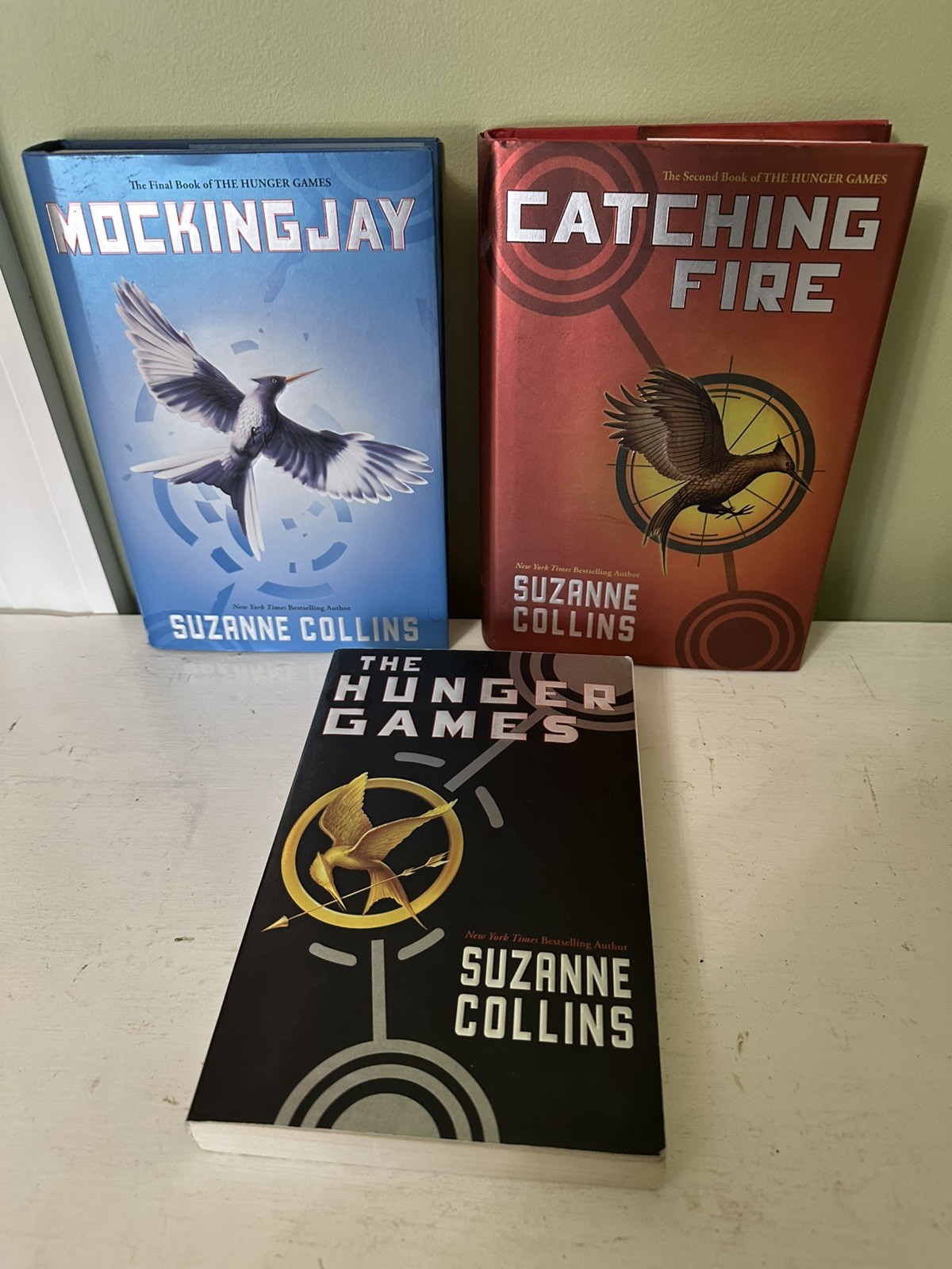 Hunger Games Trilogy by Suzanne Collins Book Set - Lot Of 3 = 2 HB & 1 ...