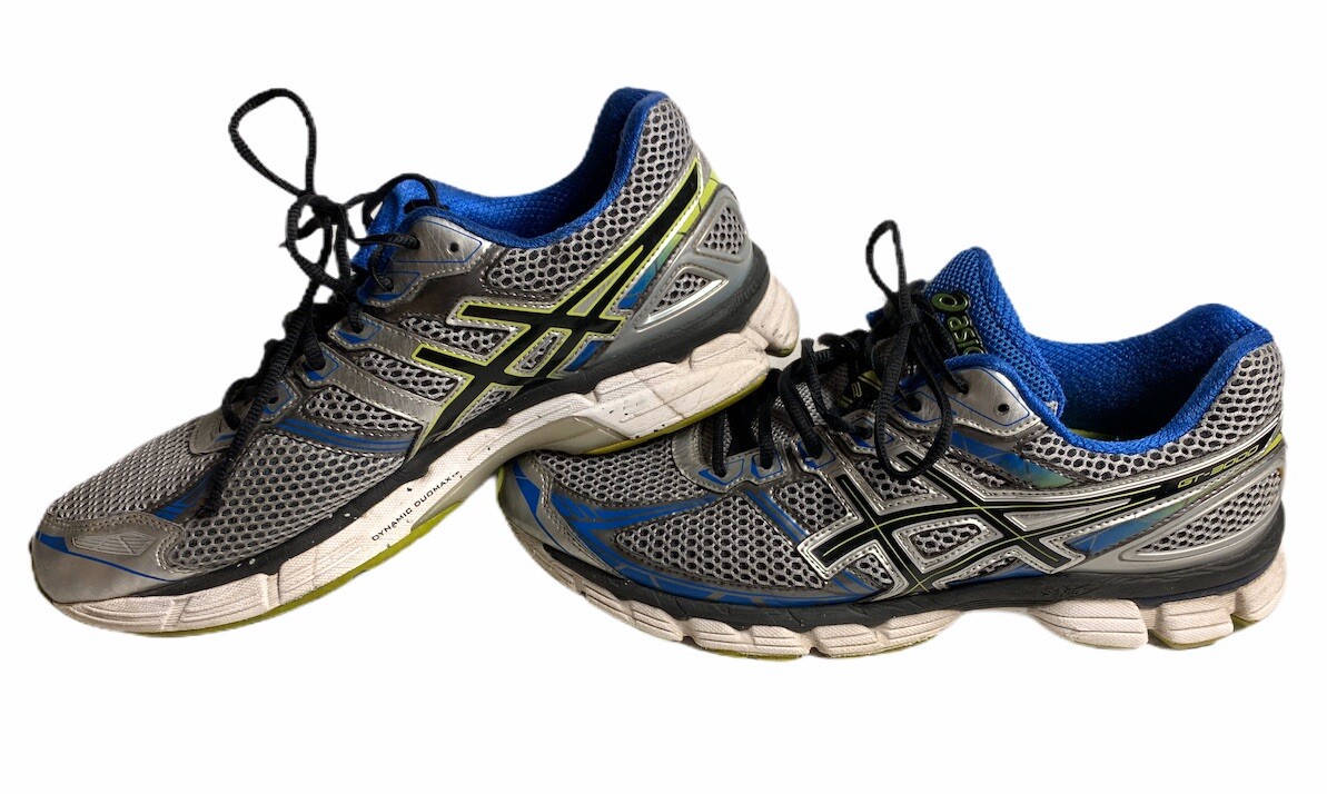 best sports shoes for men under 3000