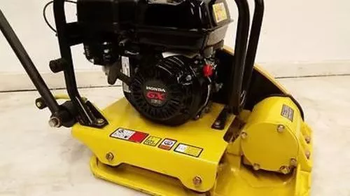 BullDog Mfg. BD200 plate compactor soil packer tamper Honda GX160 208lbs