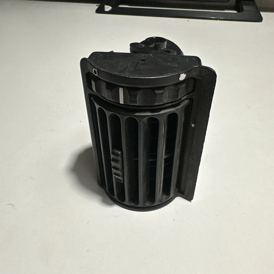 BMW E30 318i 325i 1984-1991 ventilación de aire climatización ventilación lateral del tablero del pasajero 64221369700 Foto 3 de 4