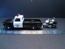 Greenlight 1975 Ford F-100 CA Highway Patrol CHP + CHP Motorcycle & Cop 1:64