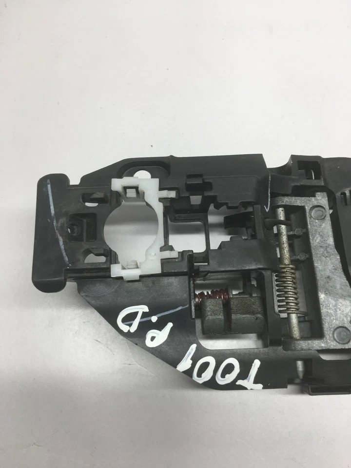 Chevrolet Camaro 2017 puerta delantera derecha marco de manija interior 4608-2100 46082100 Foto 2 de 4