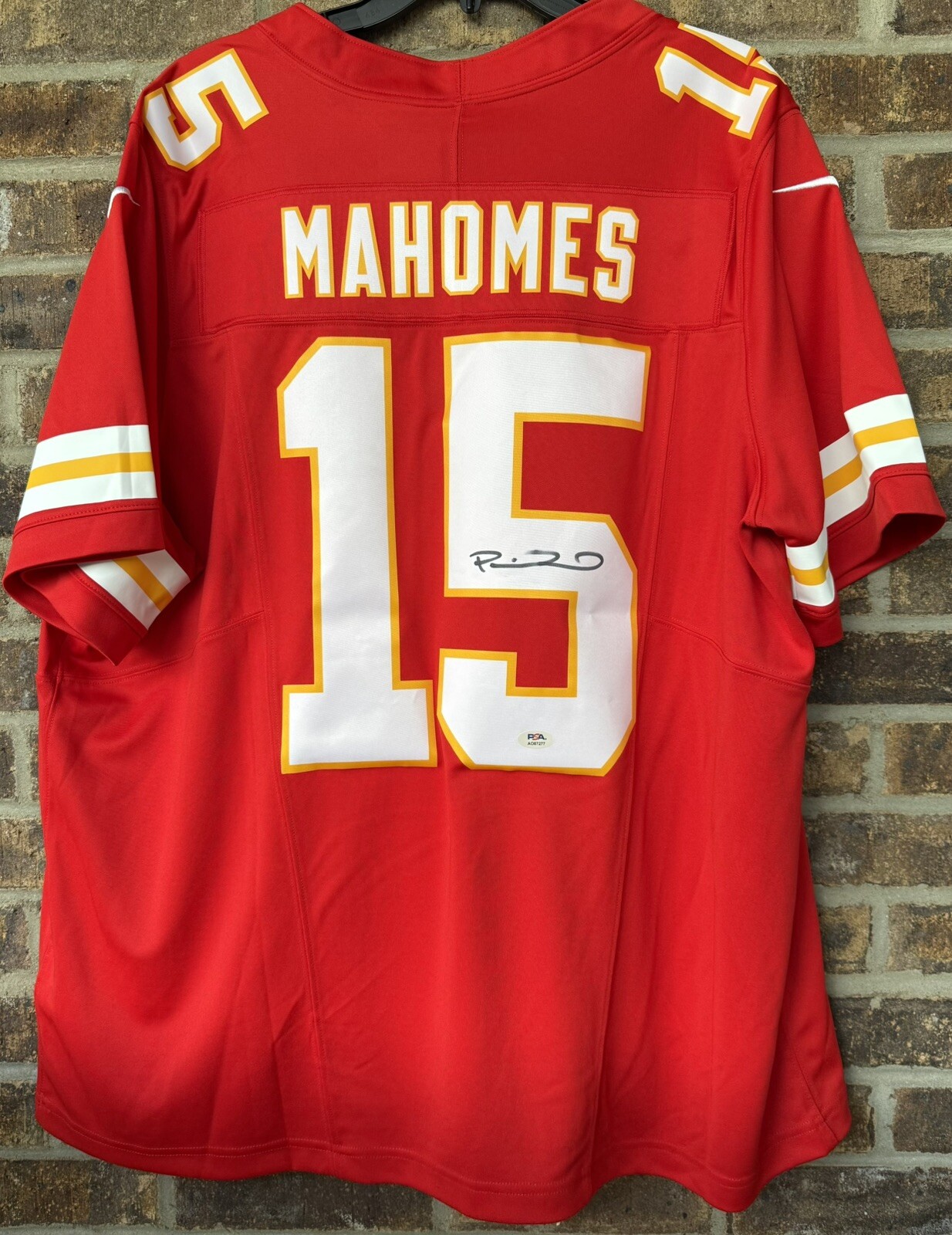 PSA/DNA Patrick Mahomes Autographed Nike Vapor FUSE Official Football Jersey