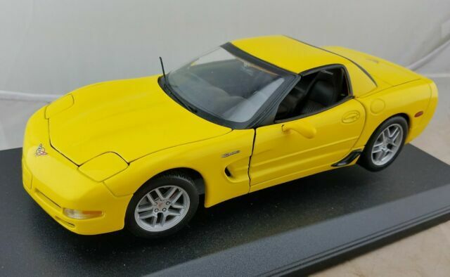 maisto 2005 chevrolet corvette