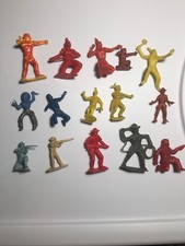 VTG Wild West Cowboys Indians Toy Plastic Figures 1960 Yellow Red Blue Brown LOT