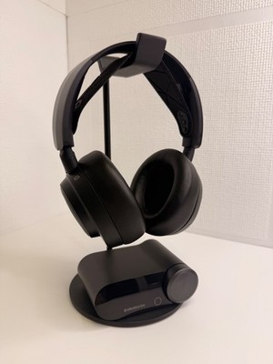 SteelSeries Arctis Nova Pro Wireless Headset Base Station PC PS5 Xbox