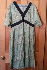 Women's Medium Citron Floral Print Silk V-Neck Dress