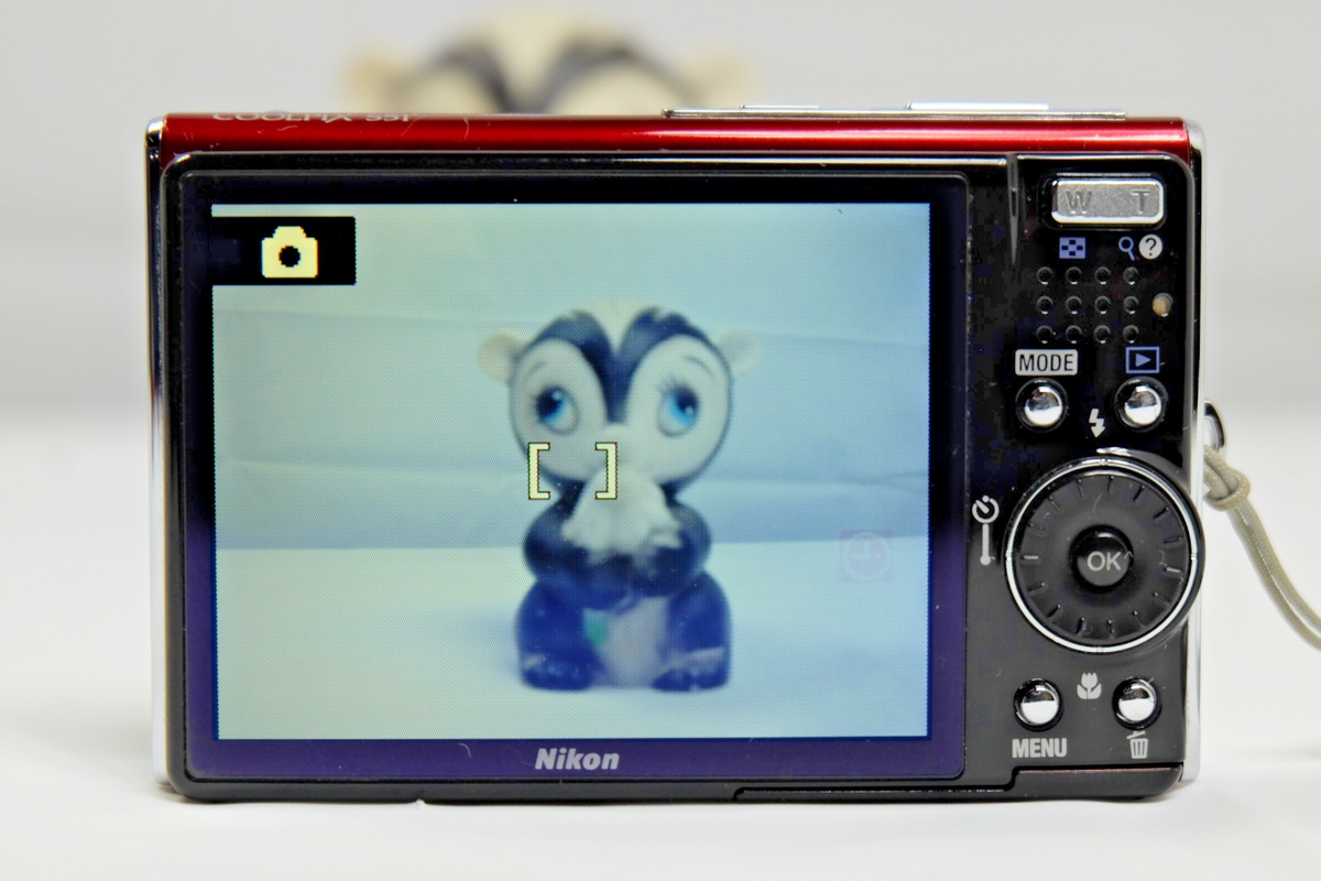 NIKON Coolpix S51 8.1MP Red Digital Camera w/ Battery and Charger