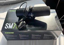 Shure SM7B Cardioid Dynamic Vocal Broadcast Microphone Studio Podcast XLR Cable
