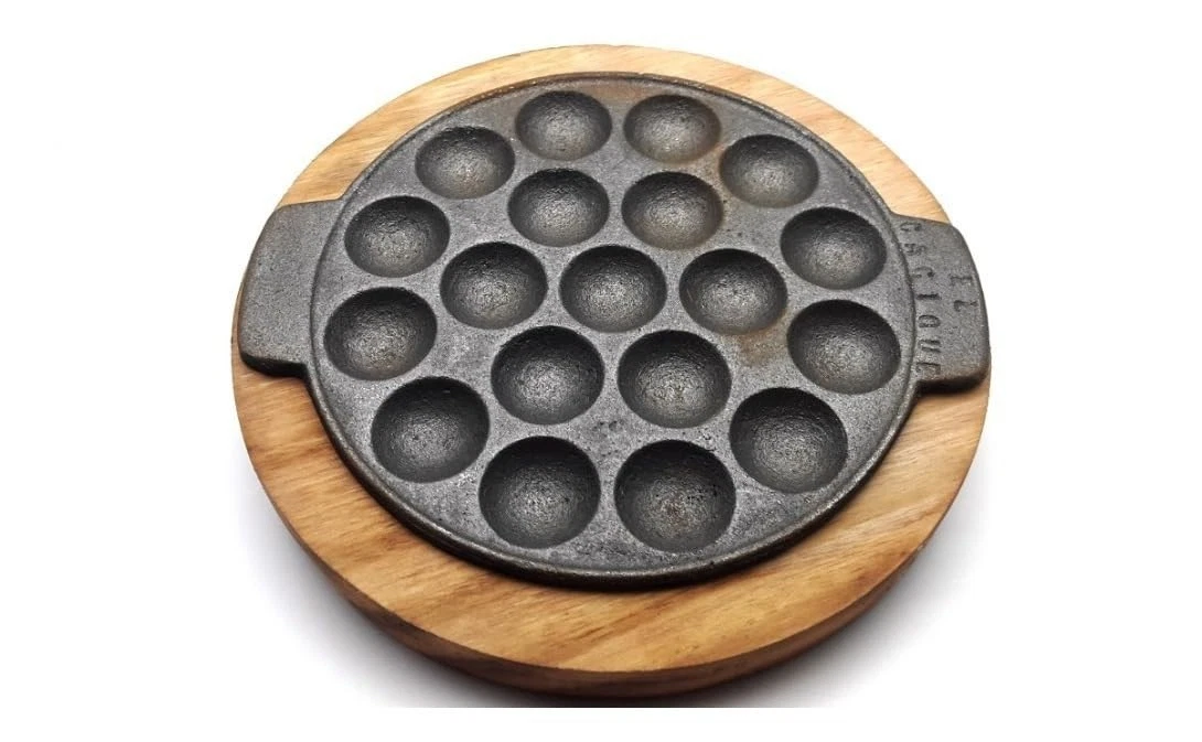 Argentine Provoletera: Grilled Provoleta Cheese with Wooden Plate