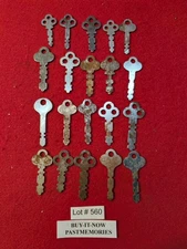 LOT OF 20 MISC VINTAGE KEYS, PADLOCK, CABINET, TRUNK, DESK, OLD ANTIQUE LOT #560