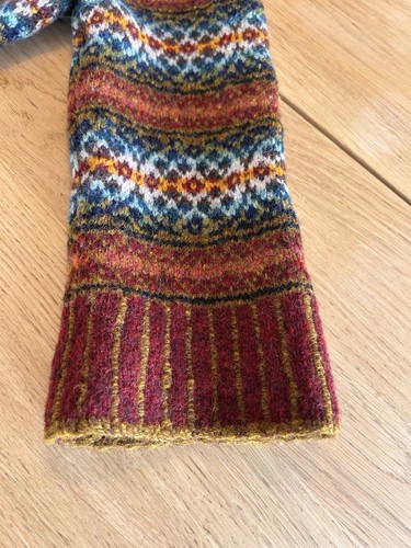 Hand Knitted Fair Isle Jamiesons Scotland Shetland Wool Eunny Jang -Autumn Rose - Picture 18 of 24