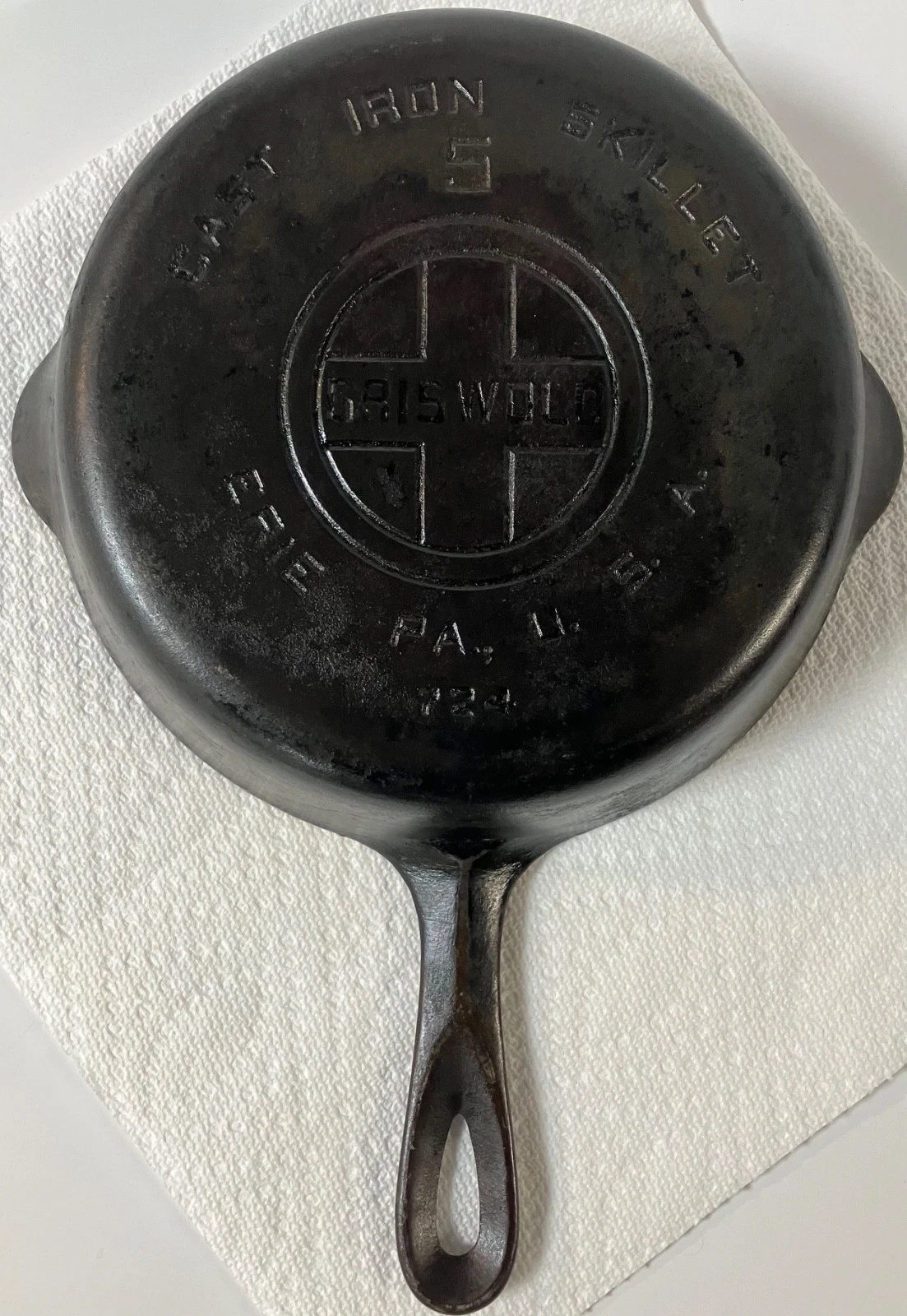 Vintage Griswold No. 5 Cast Iron Skillet 724 Large Logo Erie, PA Very Nice, Flat
