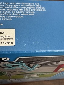 4 LEGO CITY: Build My City Accessory Set 40170