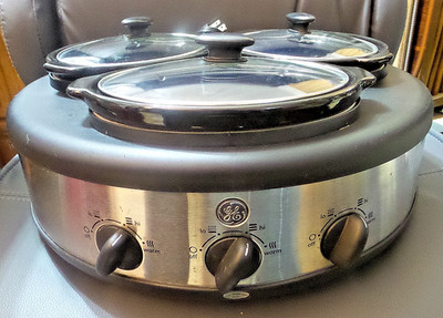 GE 3-Crock Round Slow Cooker Model 103734