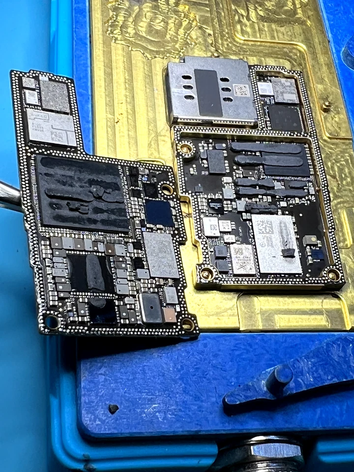 ✅ RIPARAZIONE SCHEDA MADRE IPHONE TUTTI I MODELLI E RECUPERO DATI 📲 - Immagine 3 di 3