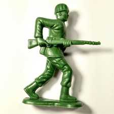 Greenbrier International Green Army Man Plastic Toy Figure 4 inch Preowned