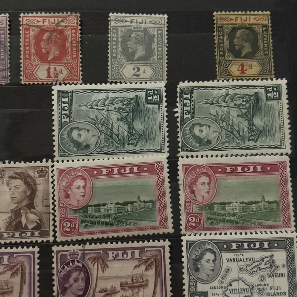 EARLY FIJI QUEEN ELIZABETH II STAMP LOT IN ALBUM PAGE MINT & USED COLLECTION - Image 3 of 4