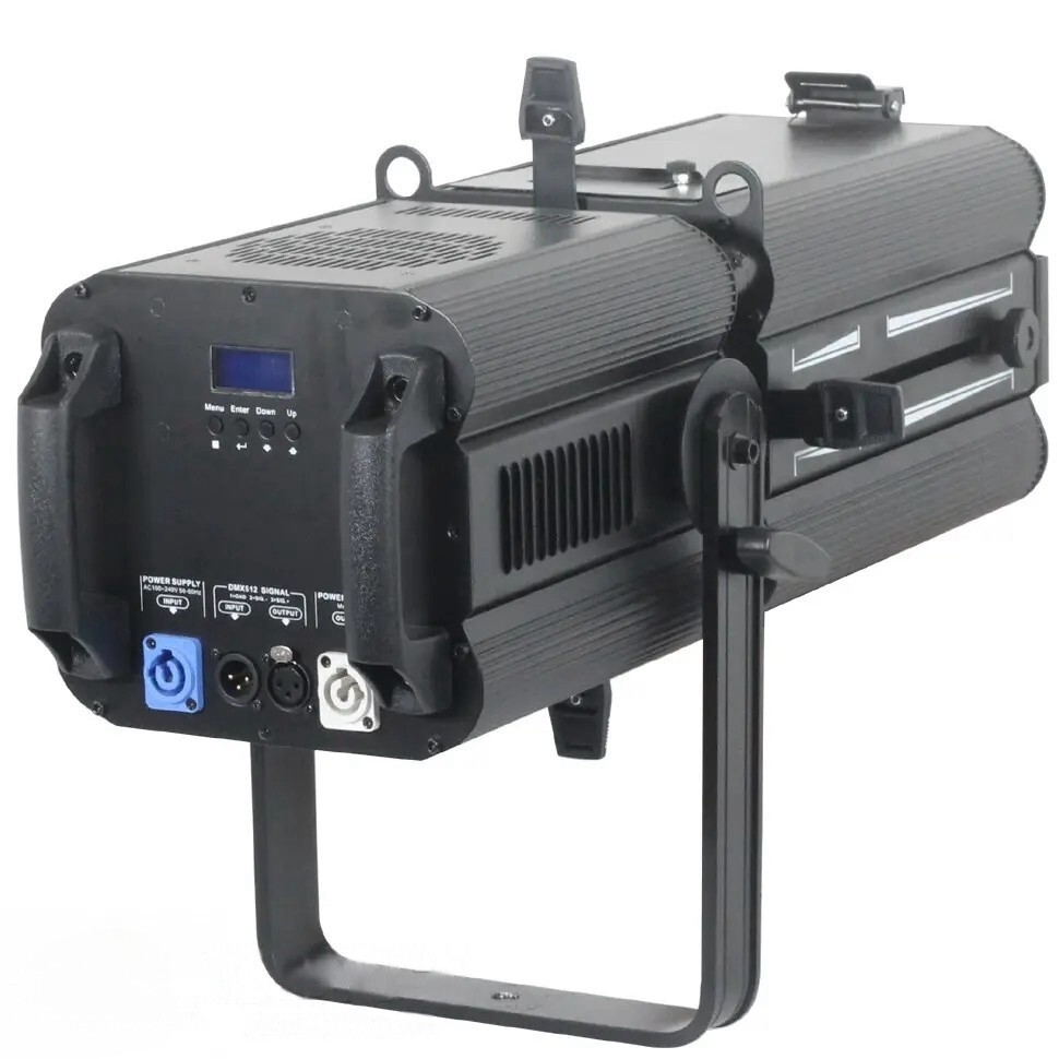 Projecteur LED Fresnel 200W RGBW 4-en-1 Avec Zoom Et Porte De Grange - DMX