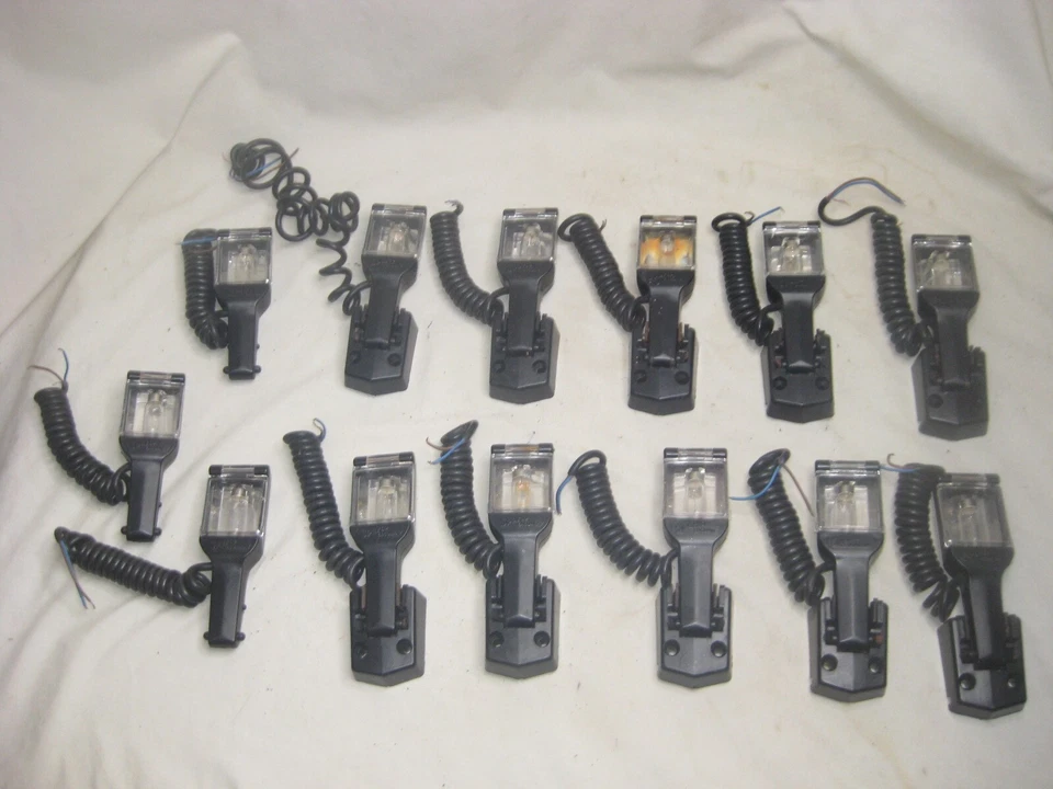 Lote de 13 lámparas vintage Sparto Inglaterra luces Triumph TR7 lámpara de luz sin probar Foto 3 de 4