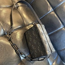 Borsa a tracolla LOUIS VUITTON mini bauletto morbido in pelle nera monogramma...