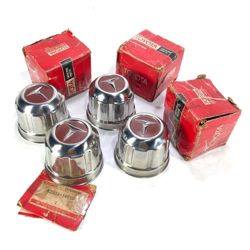 Toyota Corona Wheel Hub Ornament RT100 RT104 RT114 RT18 RT130 TT132 TT133 NOS