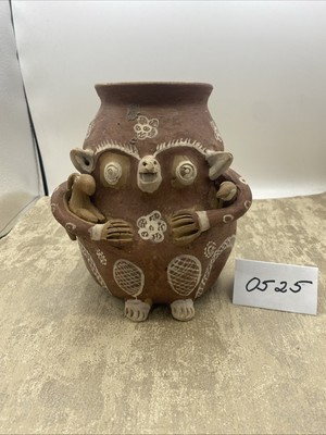 Vintage Peruvian Handmade Terra Cotta Clay Vase 3-D Figurines 7.5 Inches Tall