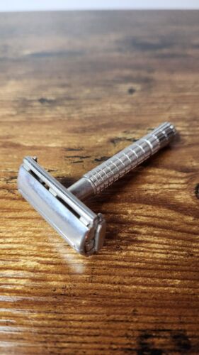 1950's Gillette Super Speed Flare Tip Safety Razor & Schick Plus Platinum Blades - Picture 9 of 20