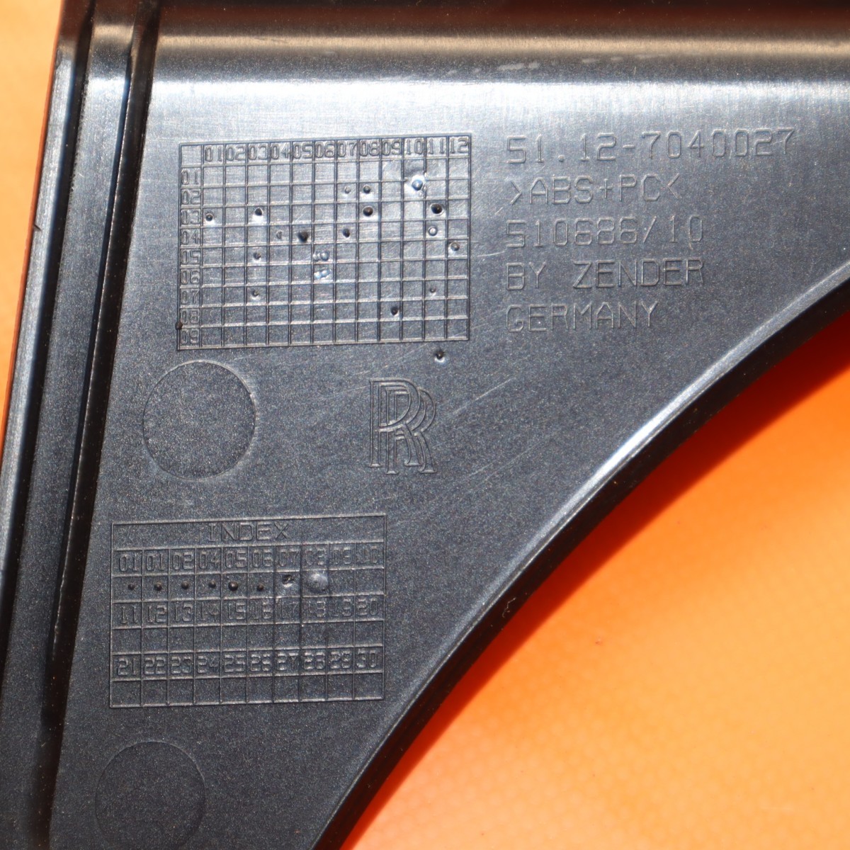 ROLLS ROYCE PHANTOM REAR BUMPER TOP TRIM MOULDING 5112 7040027 OEM