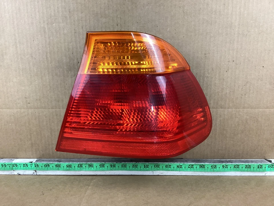 Luz trasera lateral derecha BMW 325Xi 1999-2001 OEM Foto 2 de 4