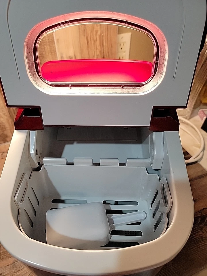 Magic Chef 27 lb. Máquina de hielo de encimera portátil con capacidad Mcim22r roja Foto 4 de 4