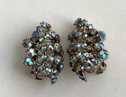 VINTAGE GOLD TONE GEOMETRIC AURORA BOREALIS 1 1/4" CLIP-ON CLUSTER EARRINGS — photo 5