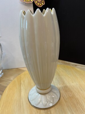 Lenox Porcelain Gothic Collection Closed Bloom Blossom 9