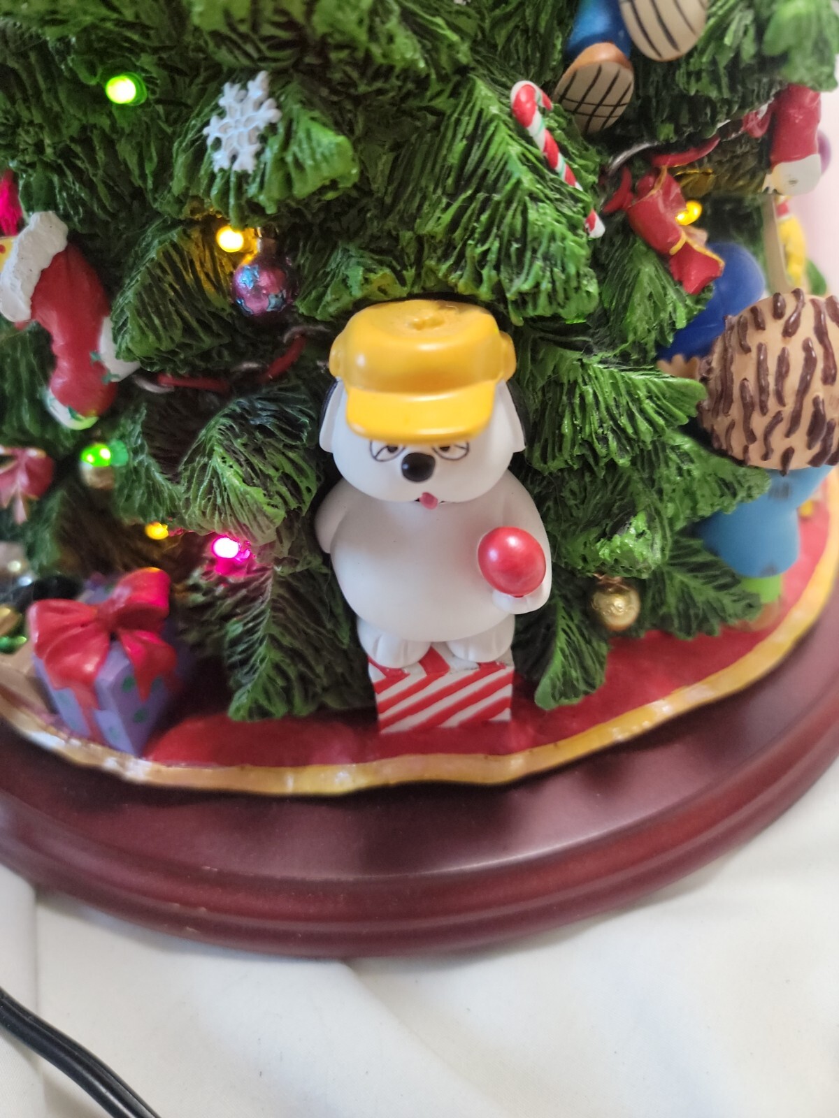 Danbury Mint The Peanuts Christmas Tree Lights Up Charlie Brown Snoopy