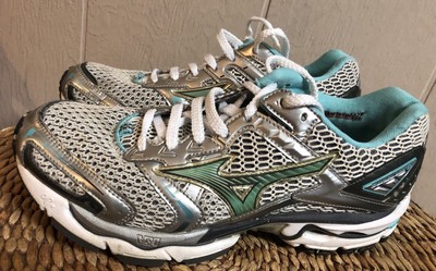 mizuno wave nirvana 10