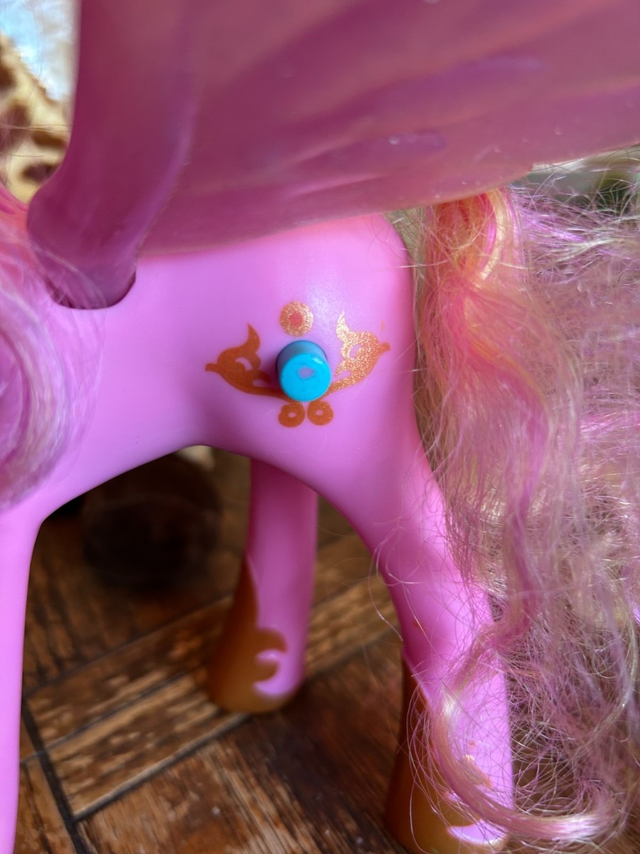 My Little Pony Talking Princess Cadence Wedding Day Wings Light up
