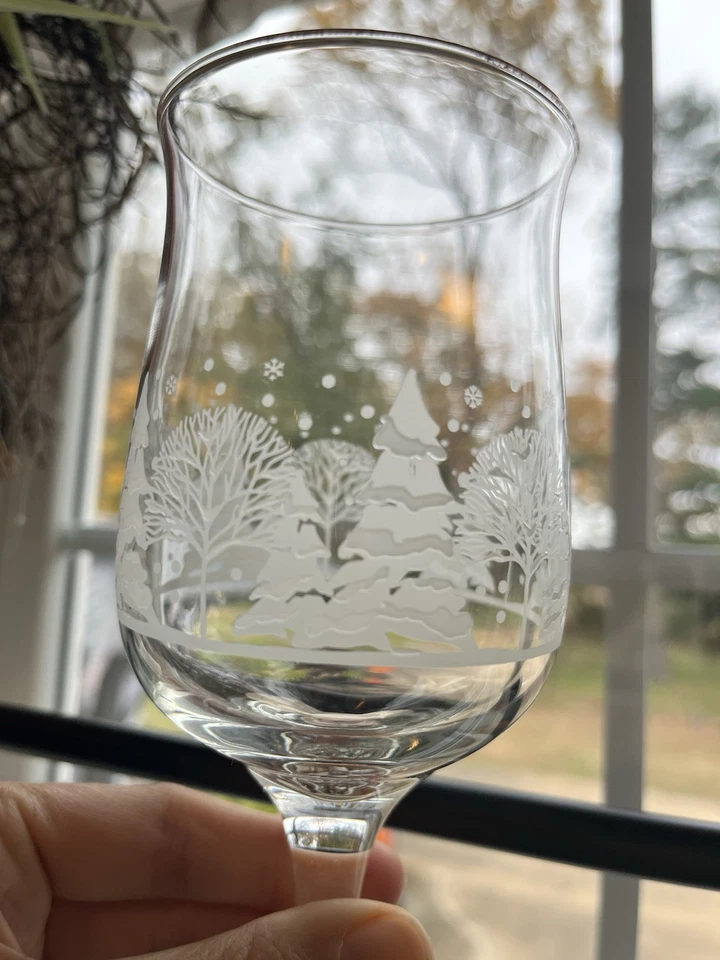 5 Vtg Libby Arby's Tulip Wine Water Goblet/Glasses Winter Scene Etched Gold Rim - Image 4 of 4