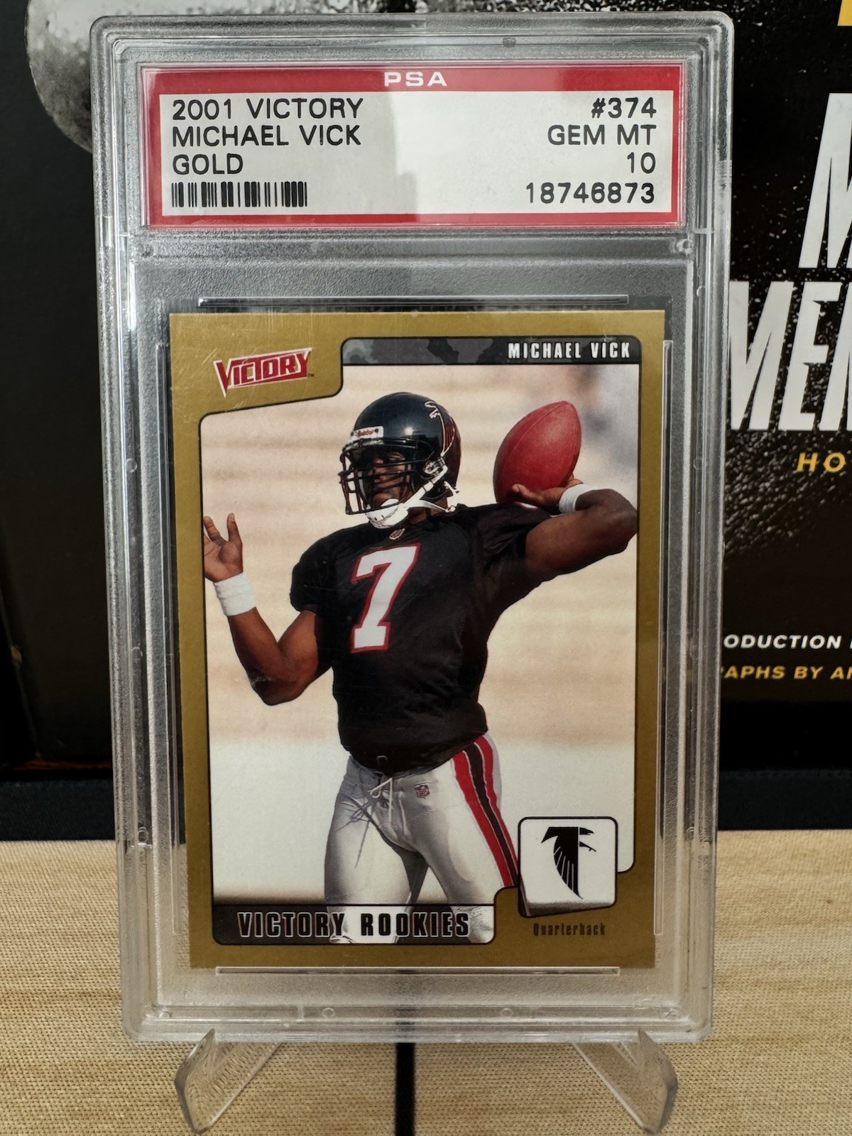 Upper Deck 2001 Victory Rookies Michael Vick #374 Gold RC Atlanta Falcons