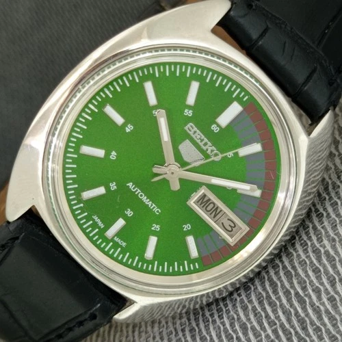 AUTOMATIC VINTAGE SEIKO 5 JAPAN 7009A MENS GREEN COLOR DIAL WATCH a2414-U